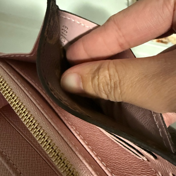 Louis vuitton sarah wallet (Sold) - Picture 9 of 9